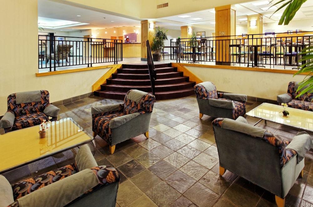 Holiday Inn Express Hotel & Suites San Antonio - Rivercenter Area By Ihg Exterior photo