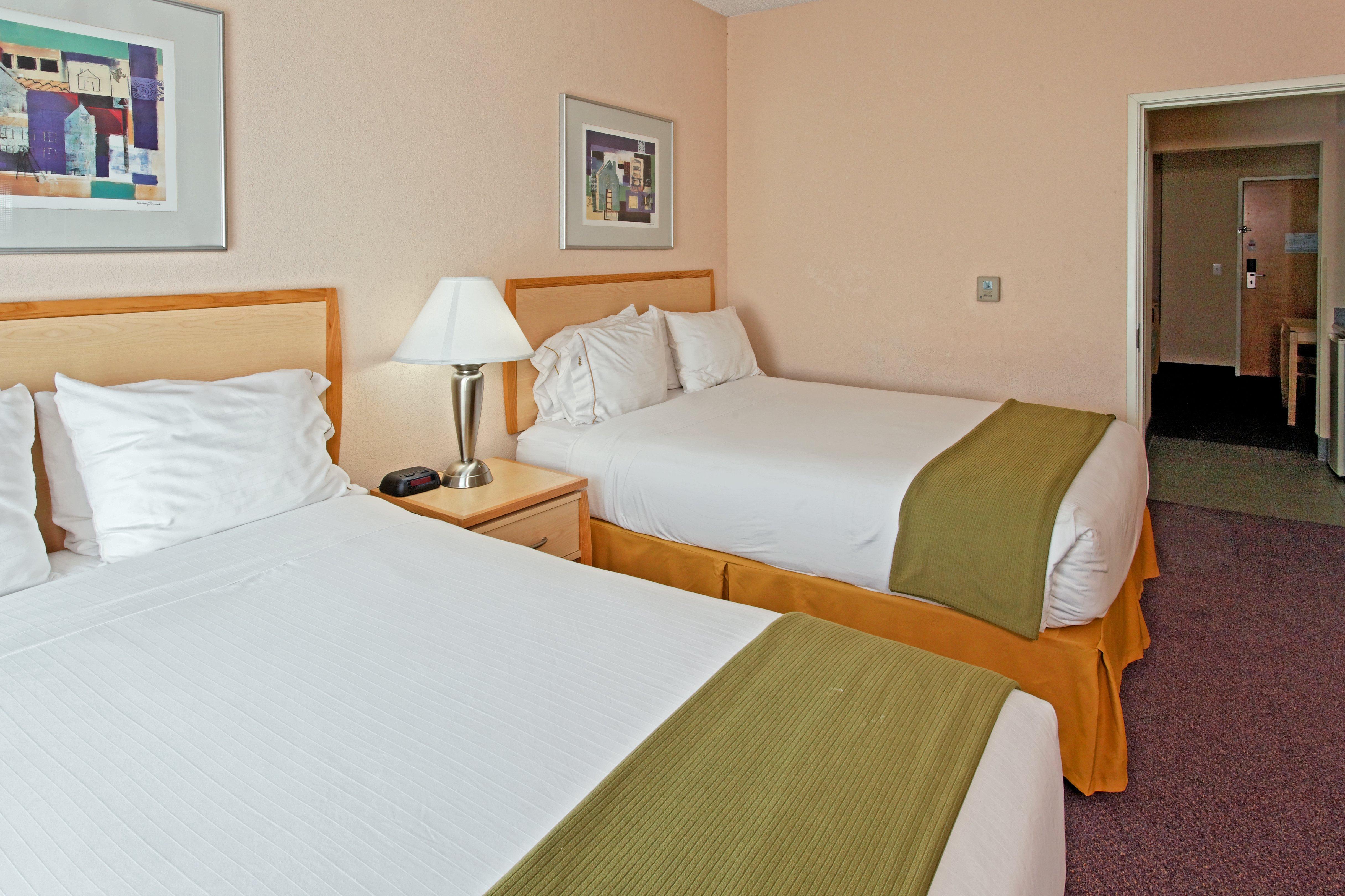 Holiday Inn Express Hotel & Suites San Antonio - Rivercenter Area By Ihg Exterior photo