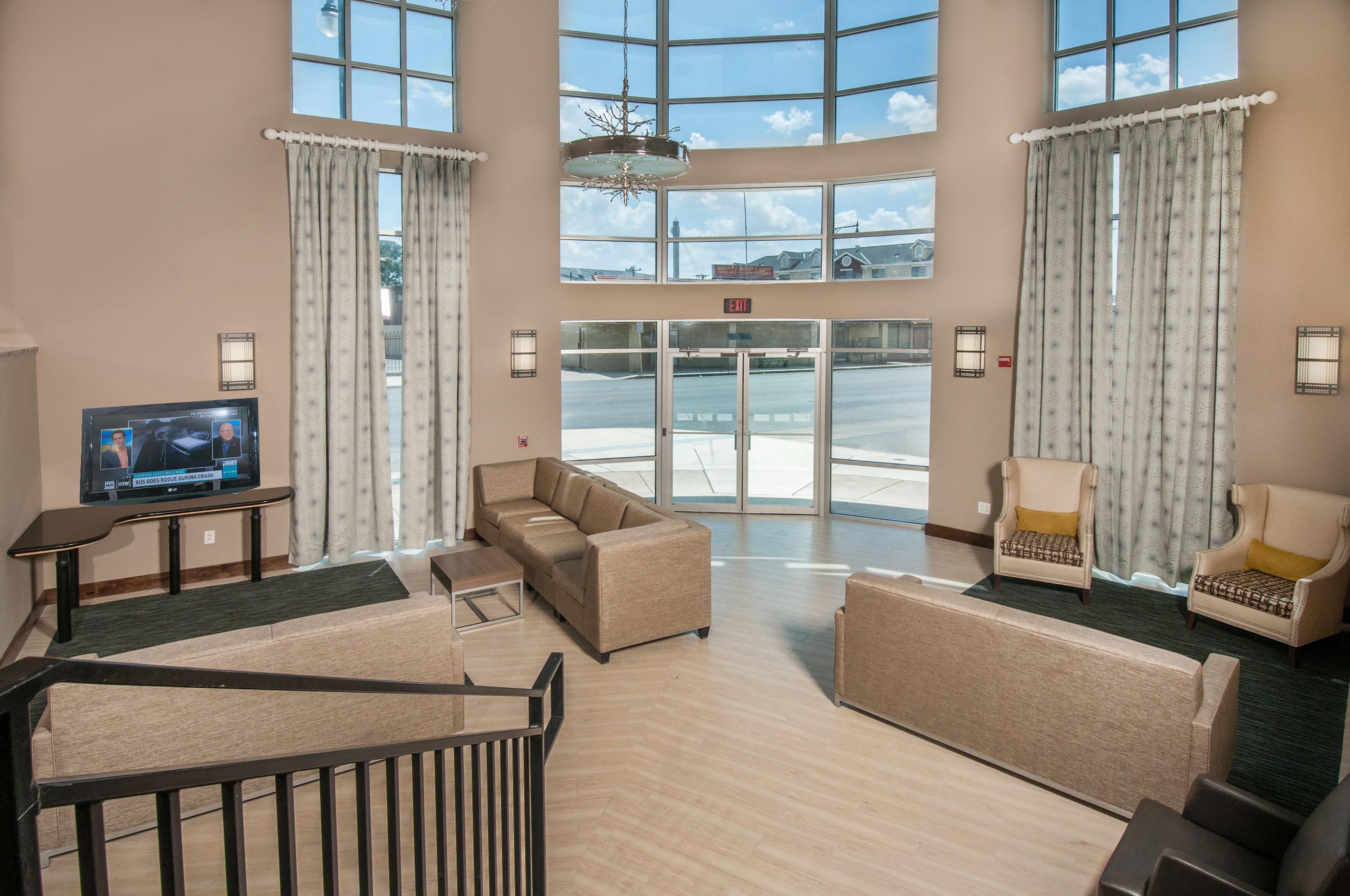 Holiday Inn Express Hotel & Suites San Antonio - Rivercenter Area By Ihg Exterior photo