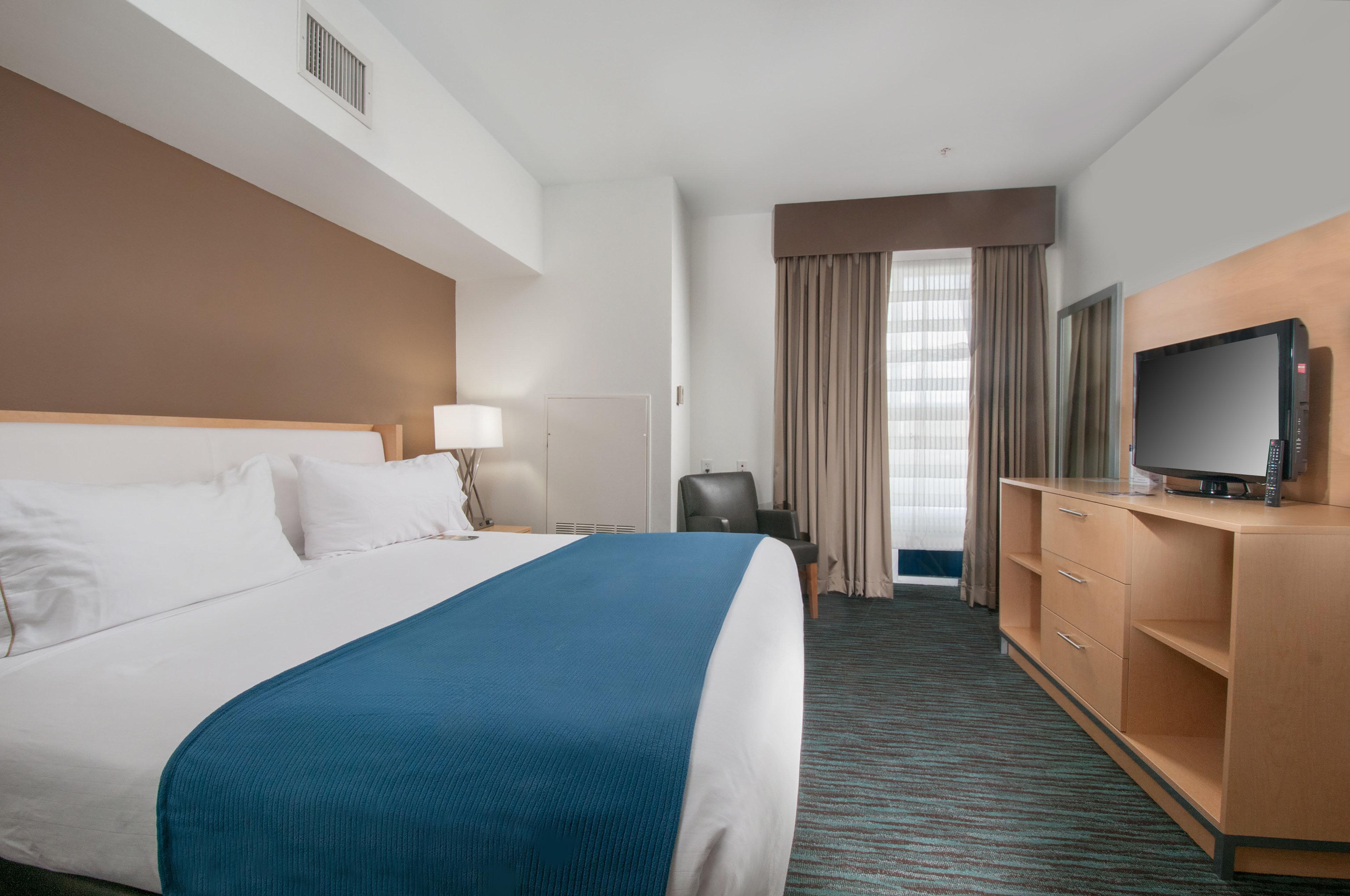 Holiday Inn Express Hotel & Suites San Antonio - Rivercenter Area By Ihg Exterior photo