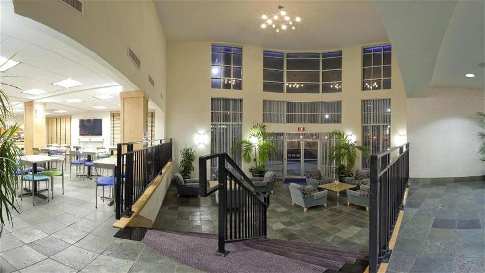 Holiday Inn Express Hotel & Suites San Antonio - Rivercenter Area By Ihg Exterior photo